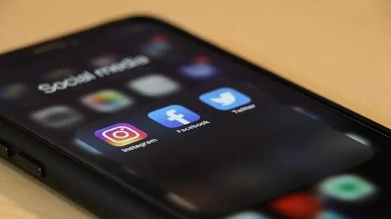 Do social media platforms make people happier? poster