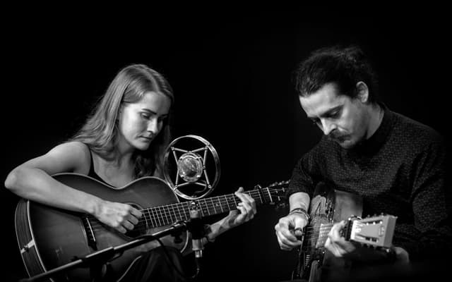 Folk & Roots Presents: Kelvin Davies & Chloe Turner poster